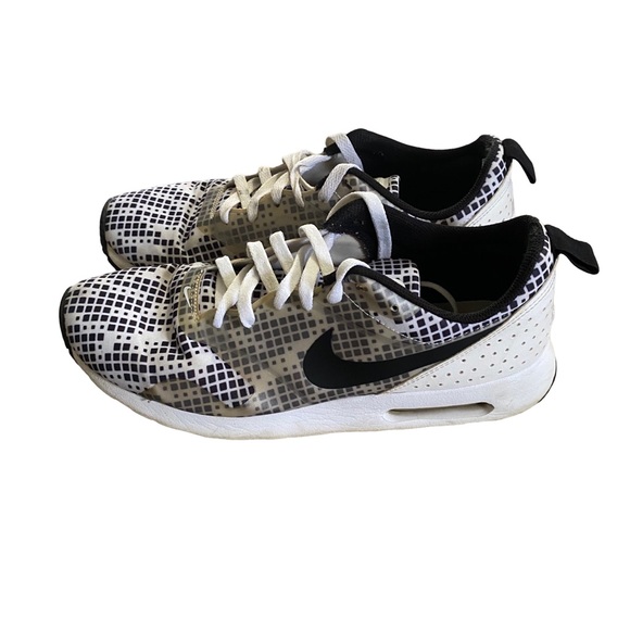 Nike Air Max Tavas Print Men’s Size 11 Black/ White‎ Running Sneakers - Picture 1 of 6